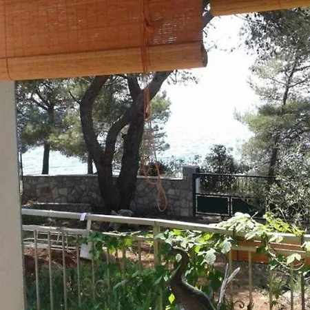 Feriehus Angie - With Terrace And Sea View Donje Selo na Šolti